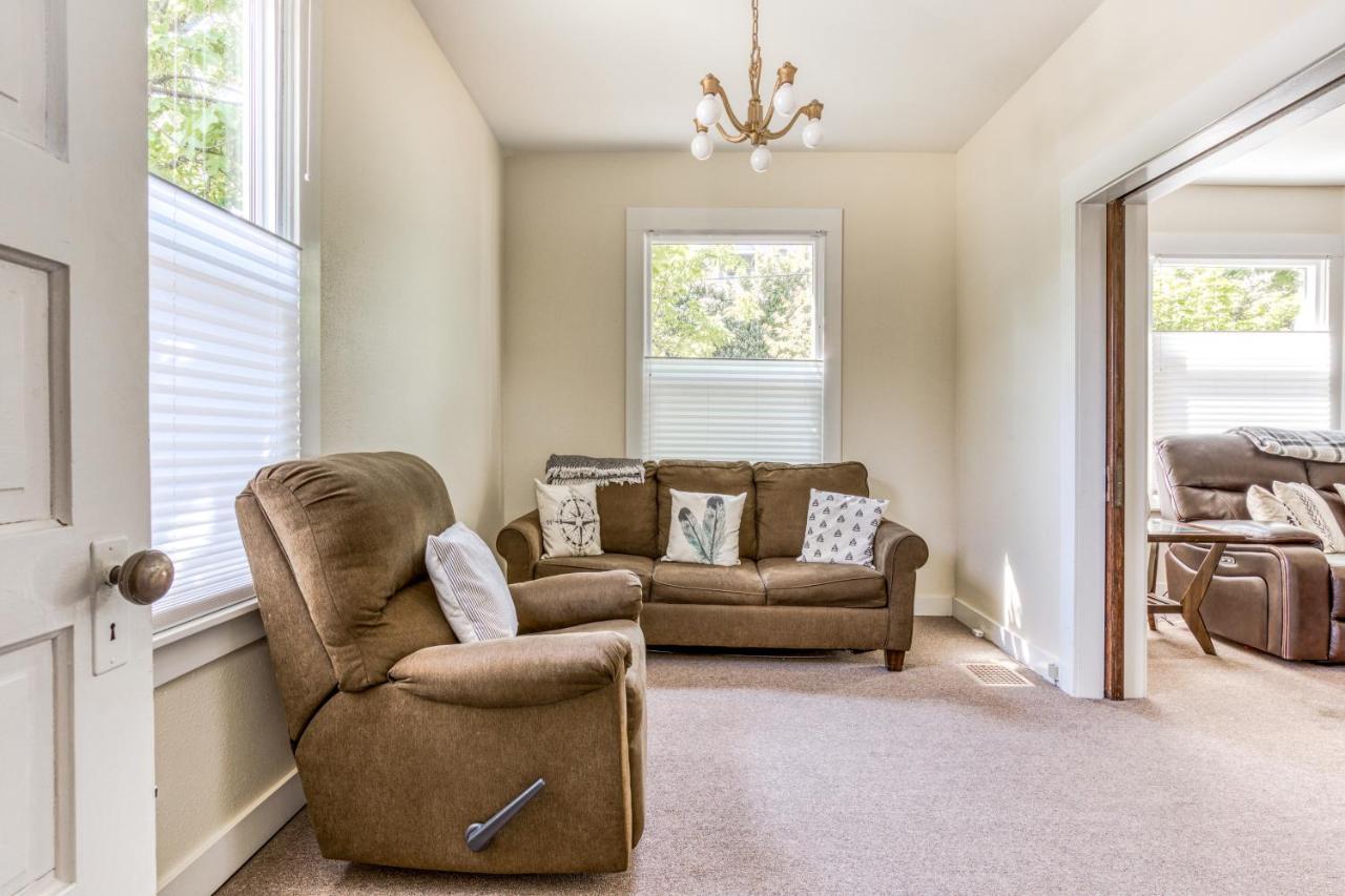 Azusa House Hood River Extérieur photo